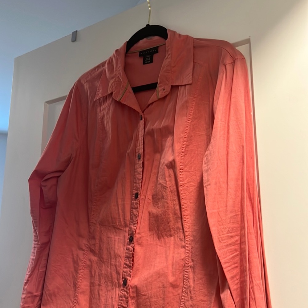 Women’s Long Sleeved Blouse